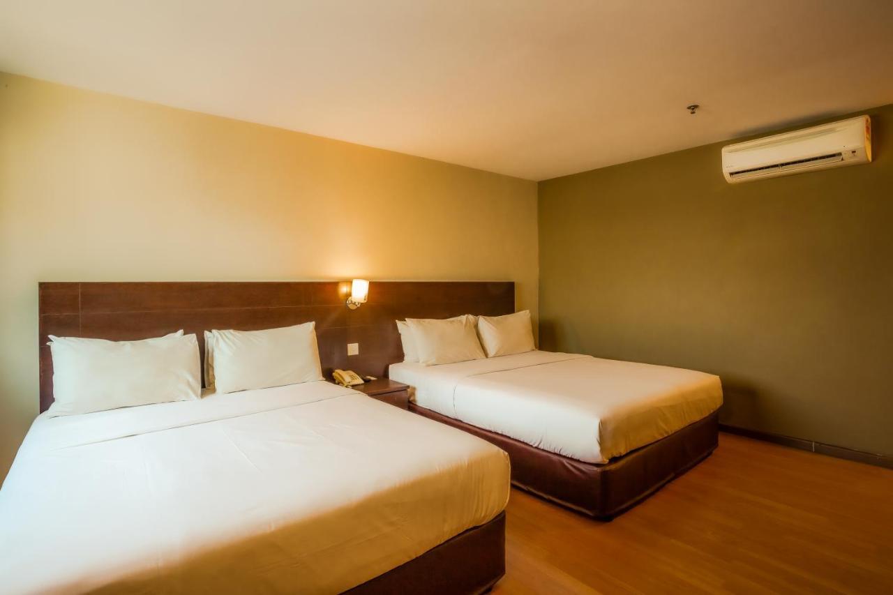 Pp Hotel By Moxy Джордж Таун Екстериор снимка